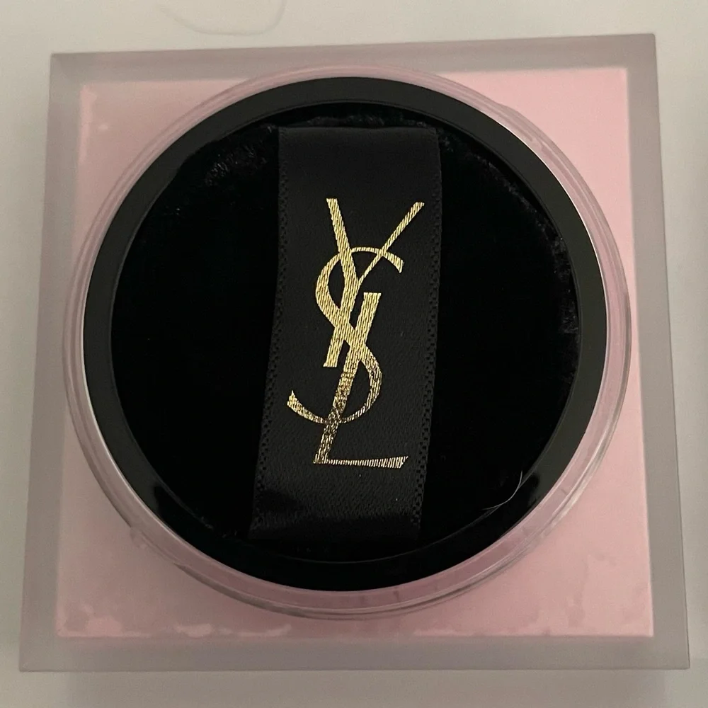 Yves Saint Laurent All Hours Hyper Blur Soft-Focus Loose Powder in “04-Lavender”